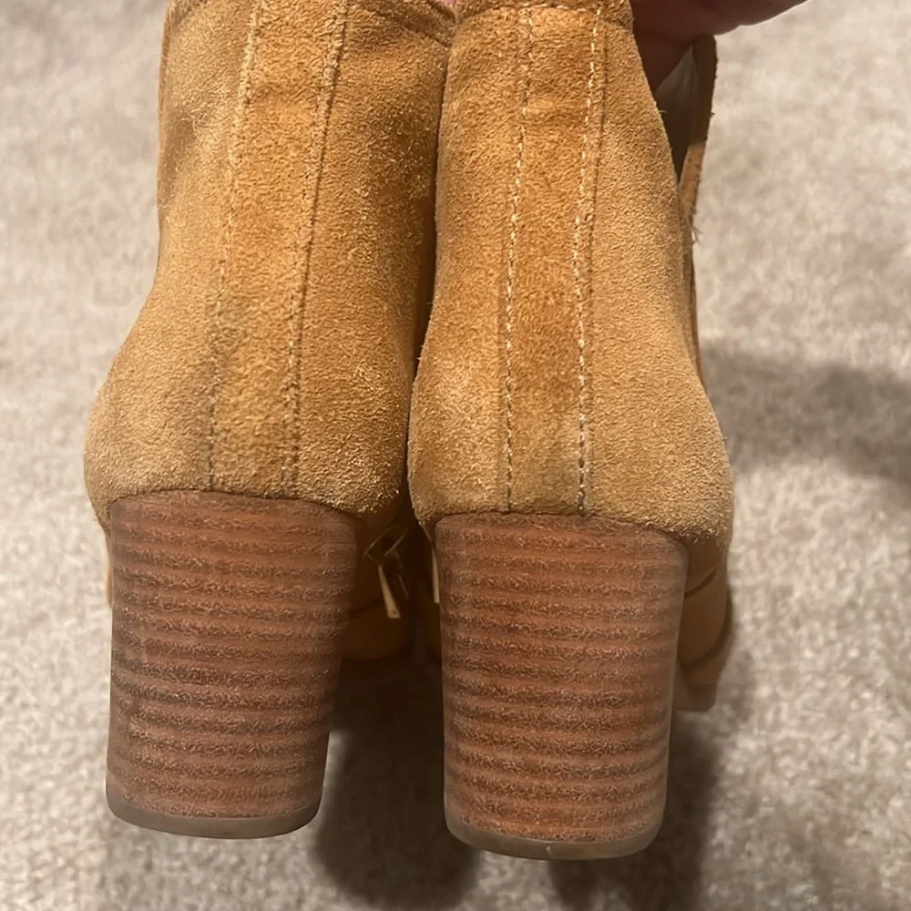 Tory Burch suede ankle boot. - Picture 13 of 16